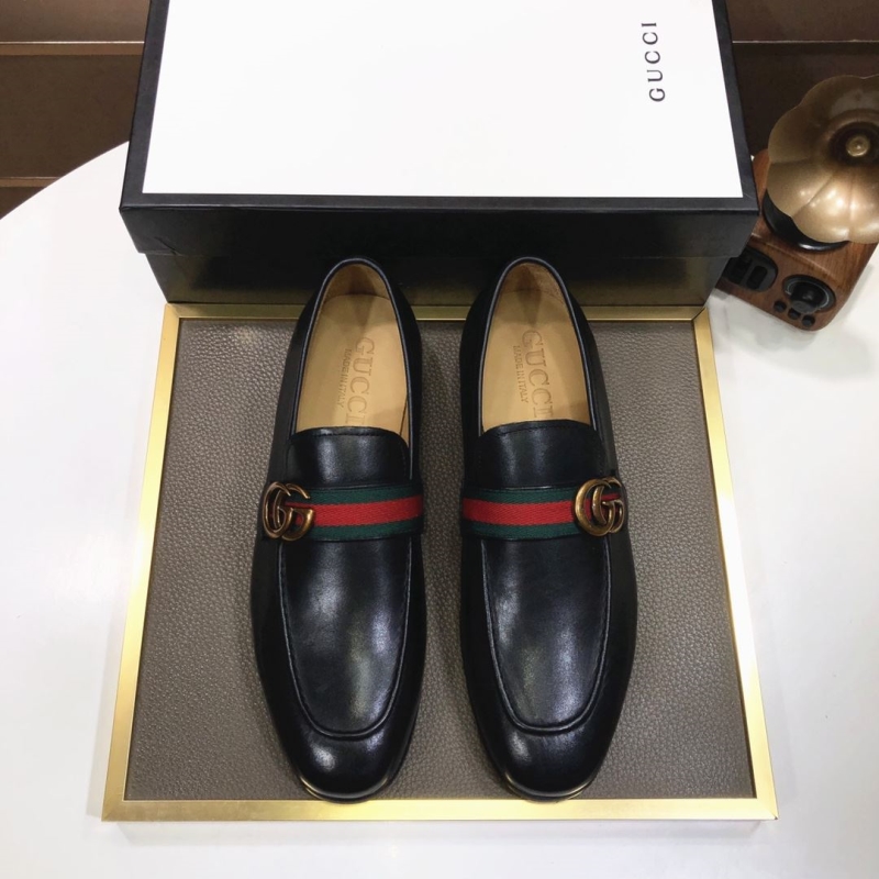 G*u*i leather shoes